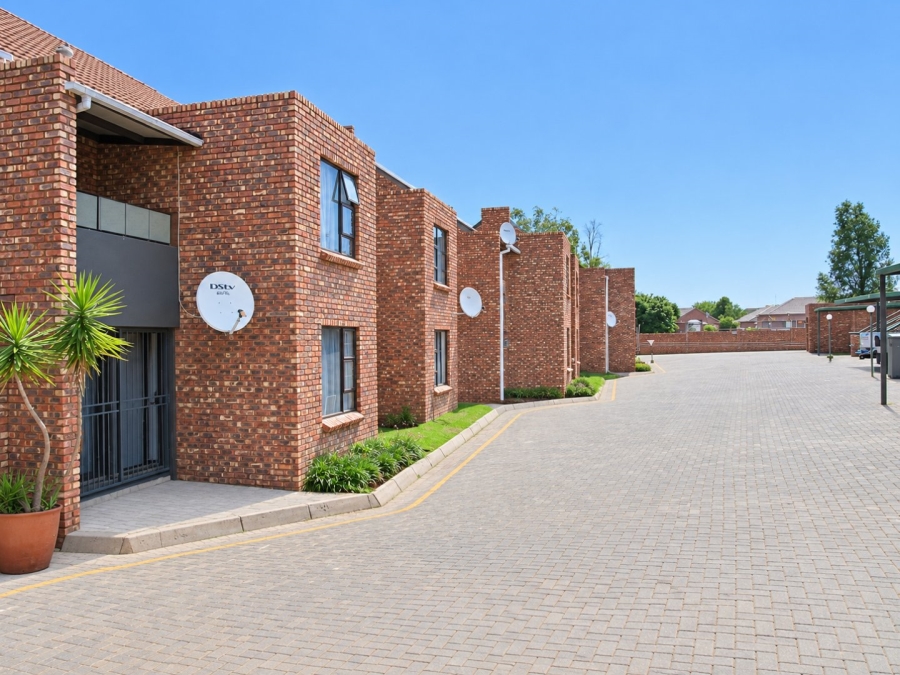 3 Bedroom Property for Sale in Langenhovenpark Free State